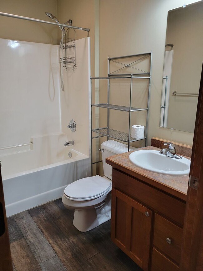 Building Photo - One Level Townhouse