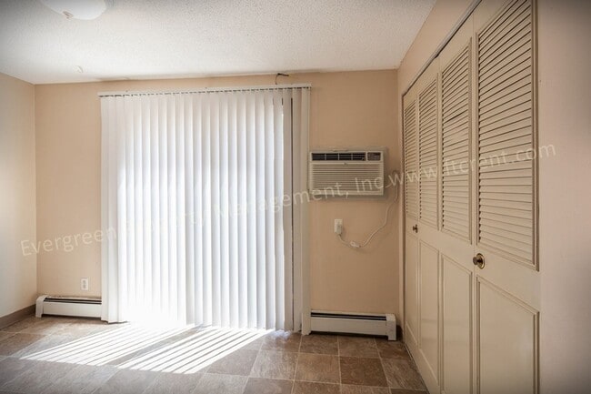 Building Photo - 1707-1721 E 16th St