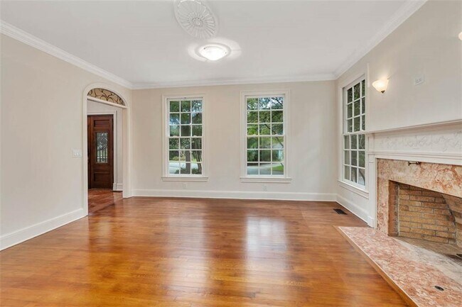 Building Photo - 210 Settlers Rd