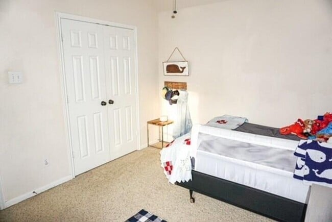 Building Photo - 12814 Quail Creek Dr