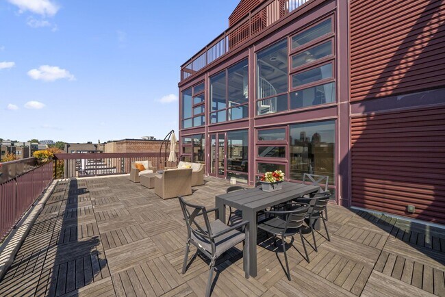 Building Photo - 367 Auden Ave