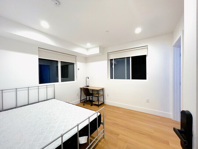 Building Photo - The Dune