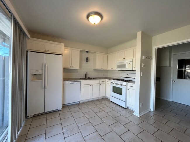 Building Photo - For Lease | Midtown Tulsa - Duplex | Avail...