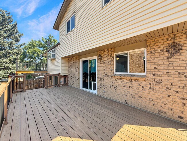 Building Photo - $0 DEPOSIT OPTION. CHARMING 4BED/2.5BATH I...