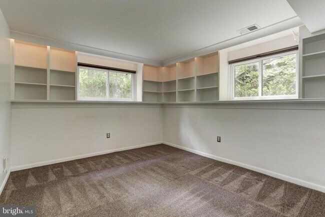 Building Photo - 10373 Currycomb Ct
