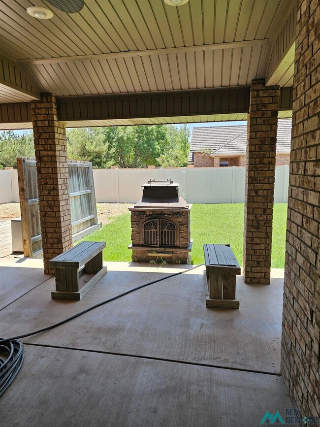 Building Photo - 113 Mariposa Dr