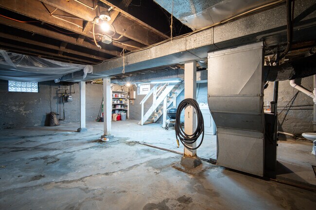 Building Photo - 501 Delta Ave