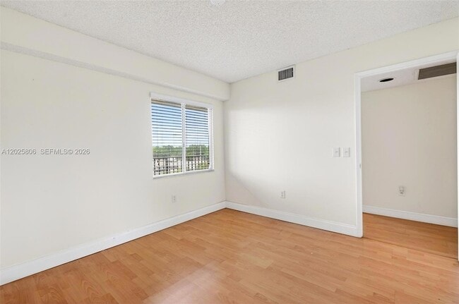 Building Photo - 1650 SW 124th Terrace