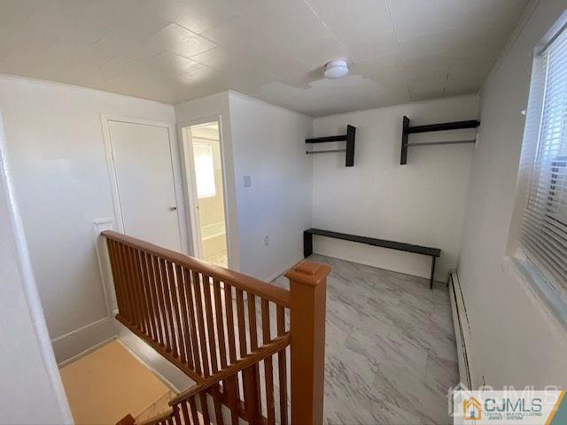 Building Photo - 123 Kossuth St