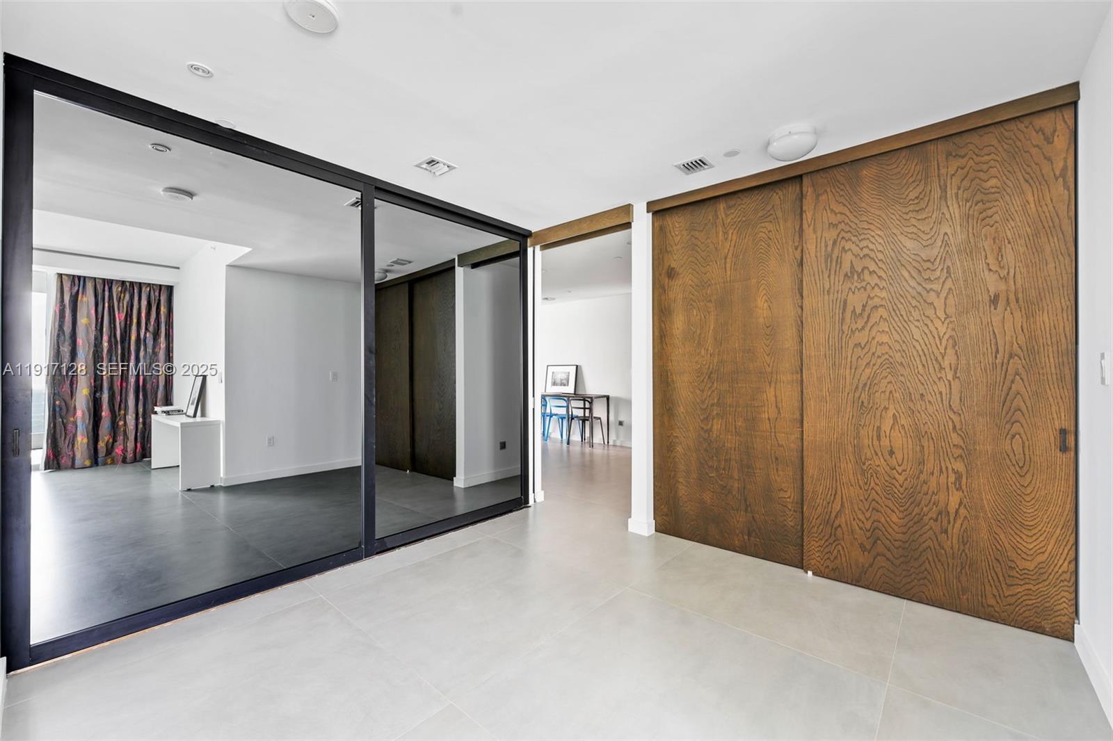 Building Photo - 900 Biscayne Blvd