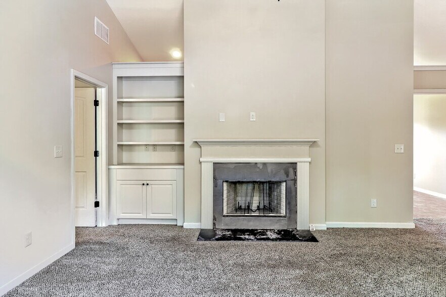 Building Photo - 100 Comet Ct