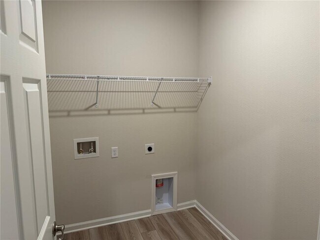 Building Photo - 19 Pine Crest Ln