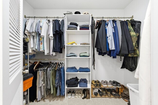 Building Photo - 137 Brackenwood Rd