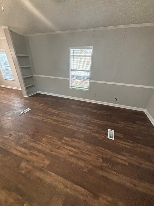 Building Photo - 200 Raider Ln