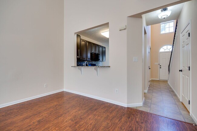 Building Photo - 2652 Harrison Ln