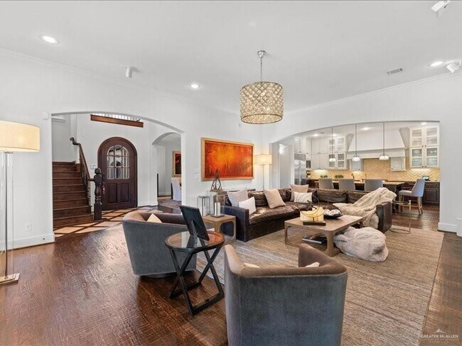 Building Photo - 7 Ivy Castle Ct