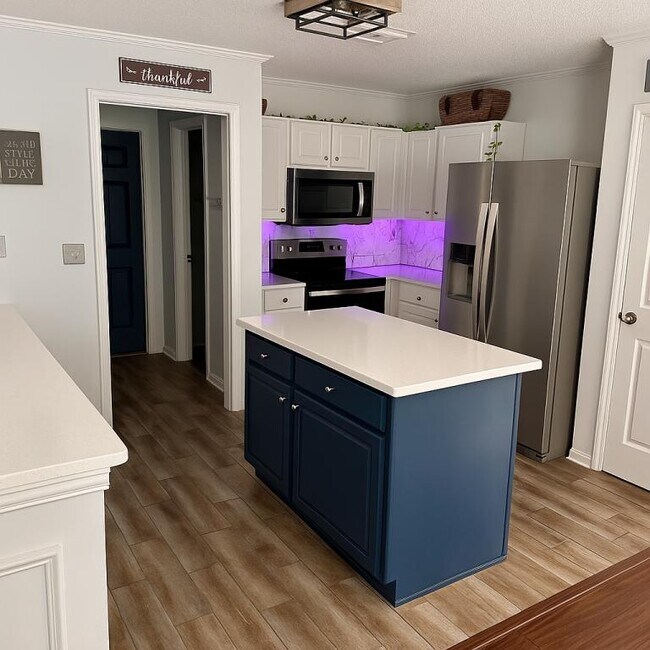 Building Photo - 4910 Darby Ln