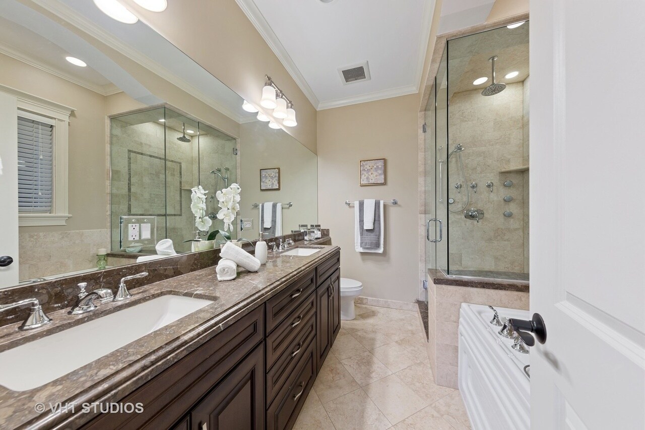 Primary Bathroom - 3247 N Clifton Ave