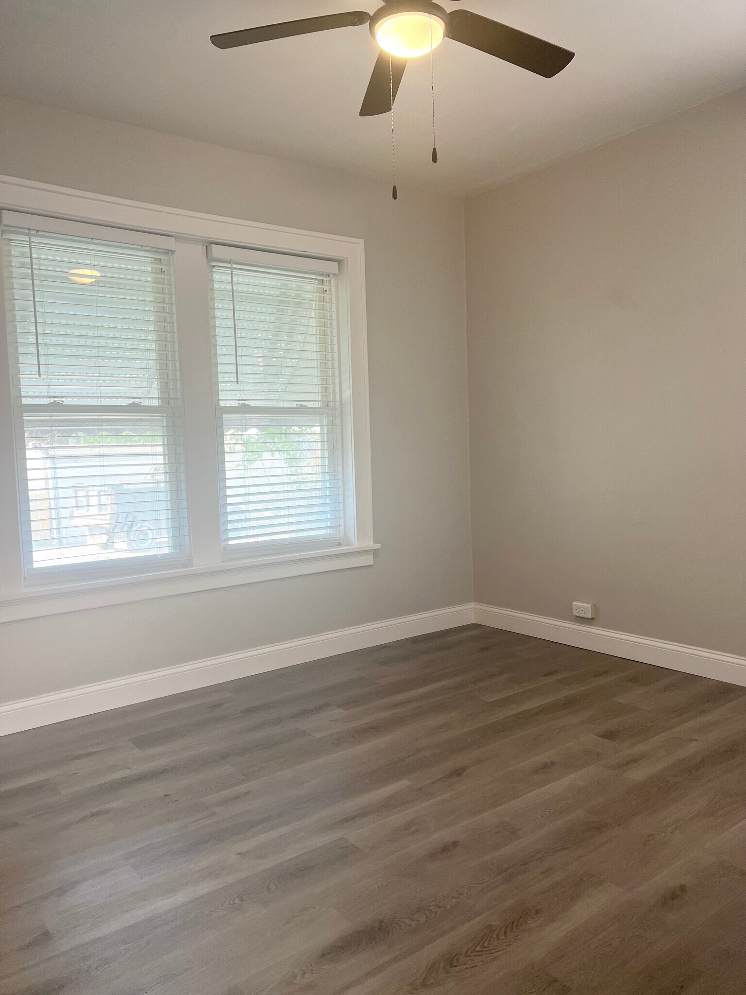 Main Bed 1 - 4622 Shenandoah Ave