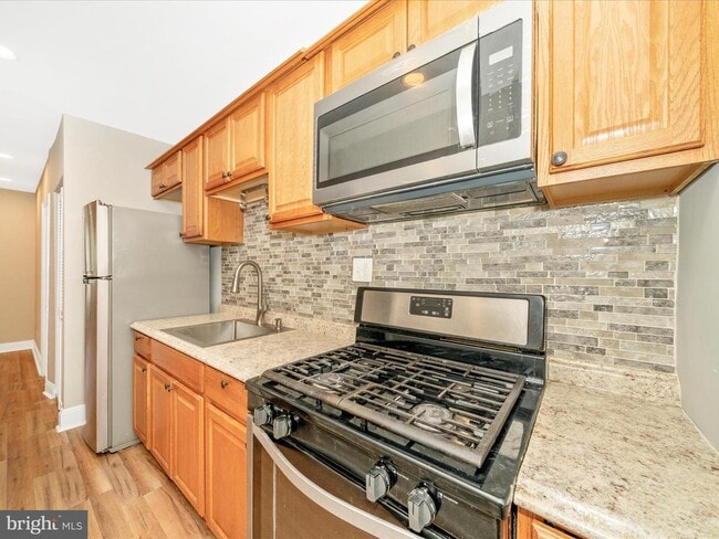Kitchen - 4215 Dix St NE
