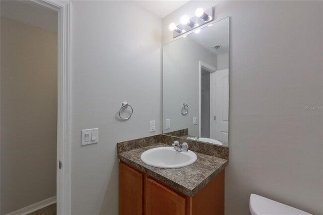 Building Photo - 315 NE 25th Terrace