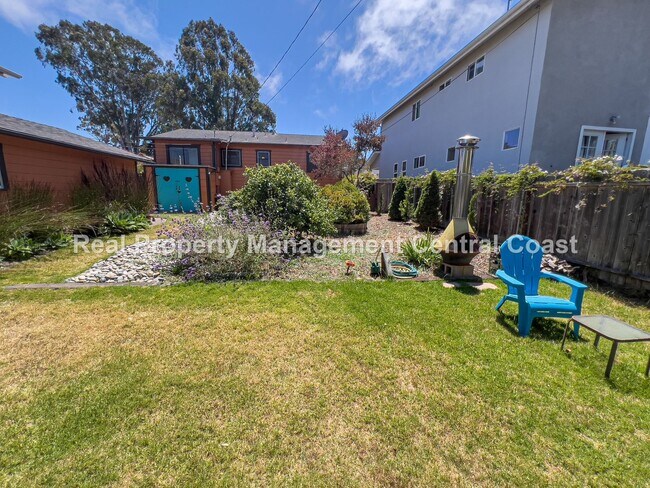 Building Photo - AVAILABLE AUGUST - Charming Morro Bay Home...