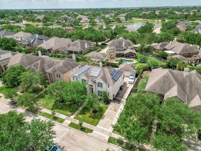 Building Photo - 1510 Lake Grayson Dr