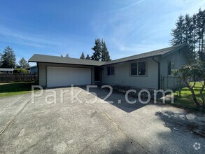 Building Photo - Pet Friendly 3 Bedroom Rambler!