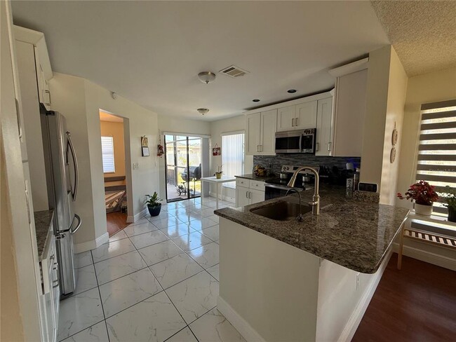 Building Photo - 227 Burning Tree Dr