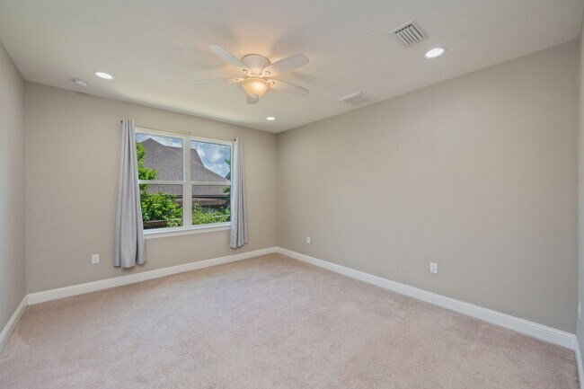 Building Photo - Modern 4-Bedroom Home with Designer Touches in the Heart of Niceville