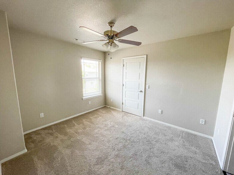 Building Photo - 4175 W Santa Maria Ln