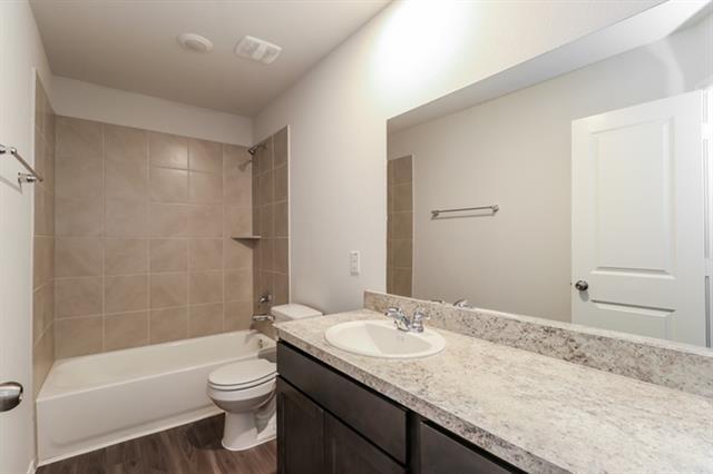 Building Photo - 1410 Matthew Dr