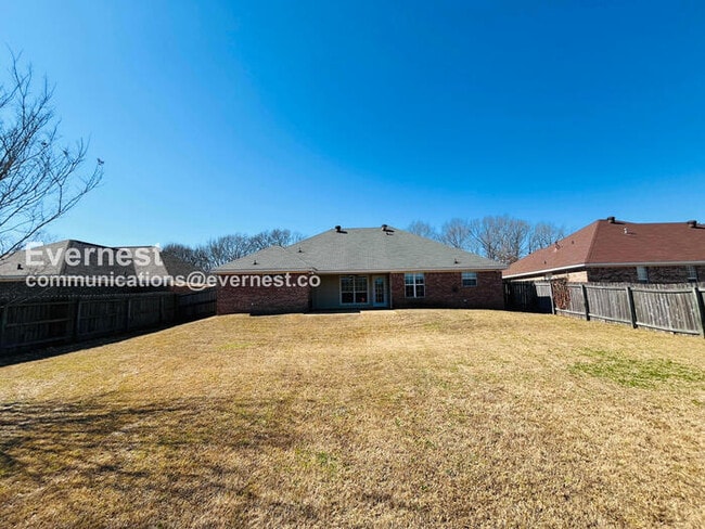 Building Photo - 236 Holmar Dr