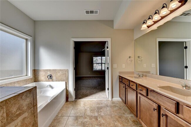 Building Photo - 4810 Haysboro Way