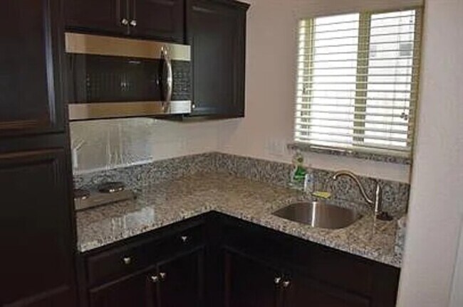 Building Photo - 2430 Quesada Dr
