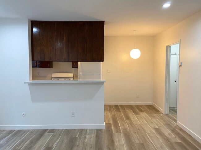 Building Photo - 963 Edgecliffe Dr