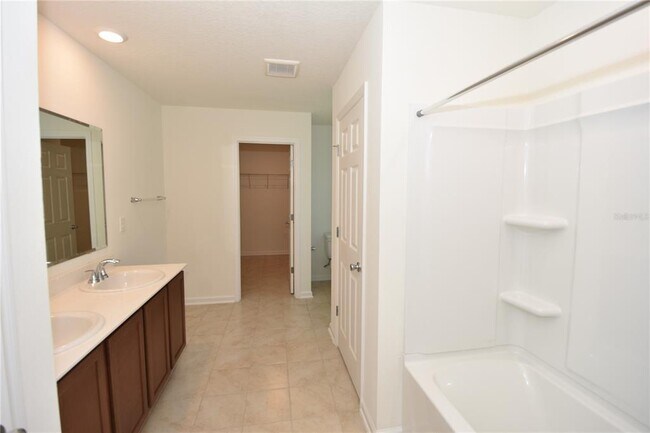 Building Photo - 24 Windsor Ter