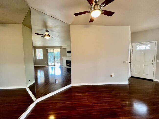 Building Photo - SD: Charming 2B/2BA Condo with Patio and Pool Access in Carmel Mountain