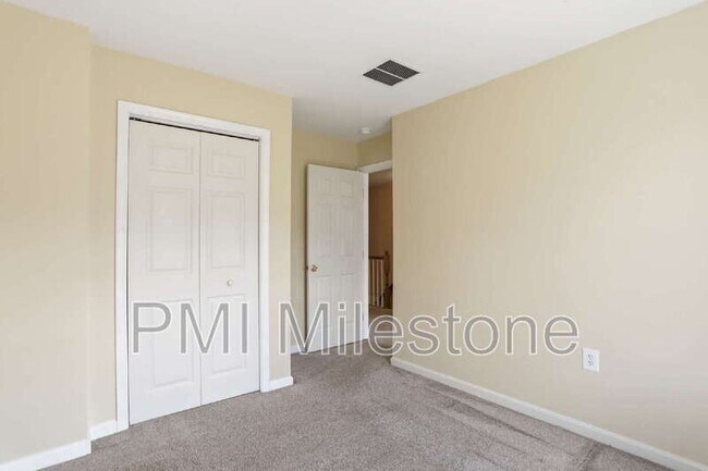 Building Photo - 24 Mabel Ln