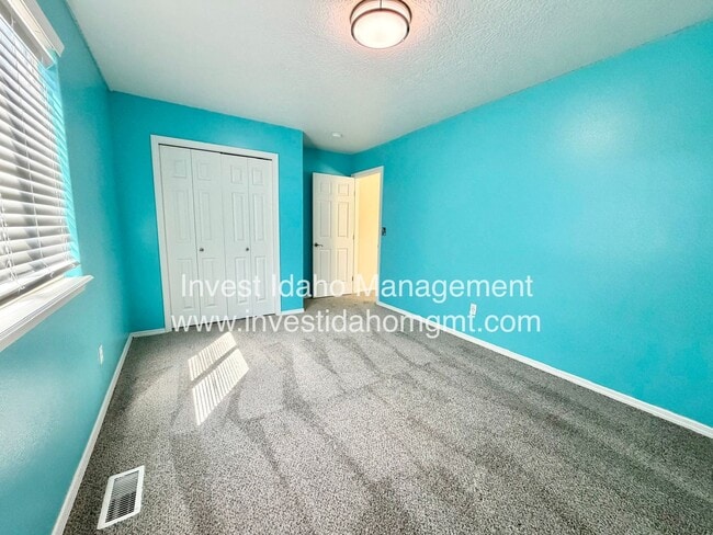 Building Photo - 17383 N Chouteau Ave