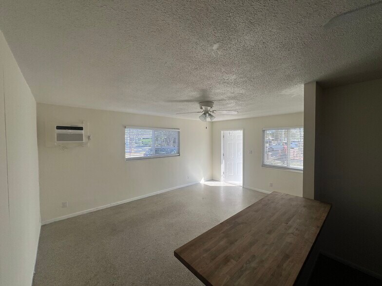 Building Photo - 5831 NE 18th Ave