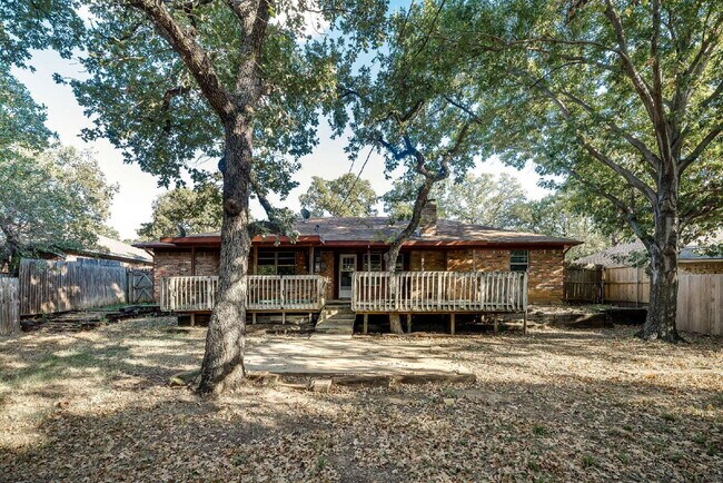 Building Photo - Great 3-2-2 in North Richland Hills surrounded by mature trees
