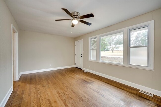 Building Photo - 116 Kirby Dr