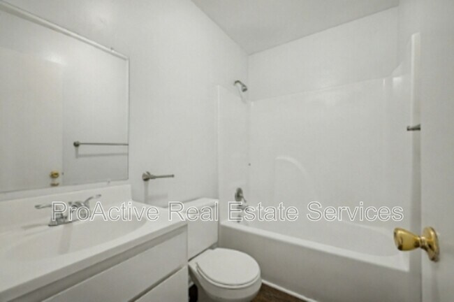 Building Photo - 3805 Pleasant Ave