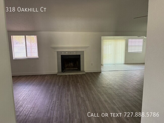 Building Photo - 318 Oakhill Ct