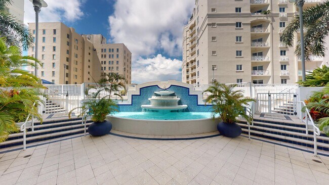 Building Photo - 255 Evernia St
