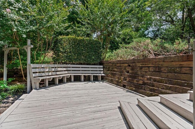 Building Photo - 11355 Vedrines Dr