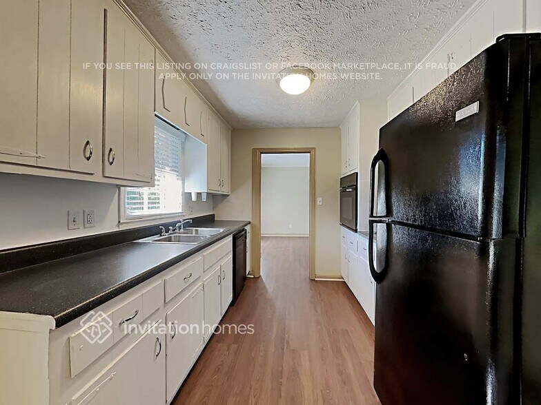 Building Photo - 1569 Dogwood Ln