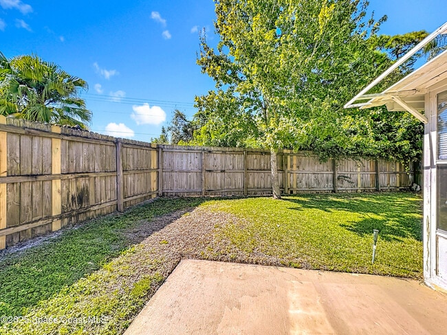 Building Photo - 3033 Dunhill Dr