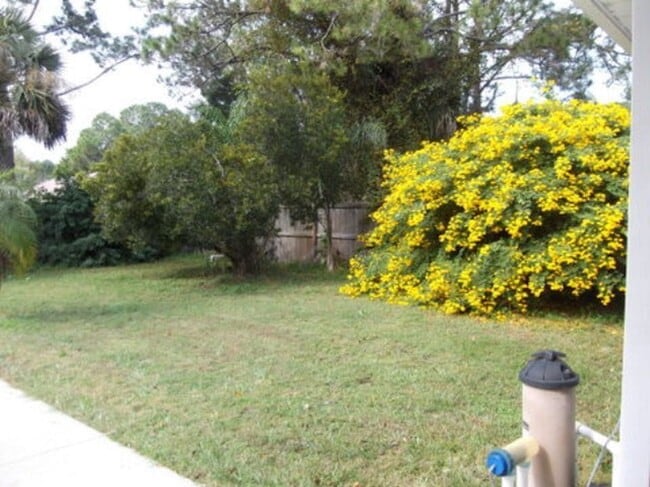 Building Photo - 162 Barrington Dr